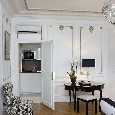 Hotel & De Latour Maubourg 4*