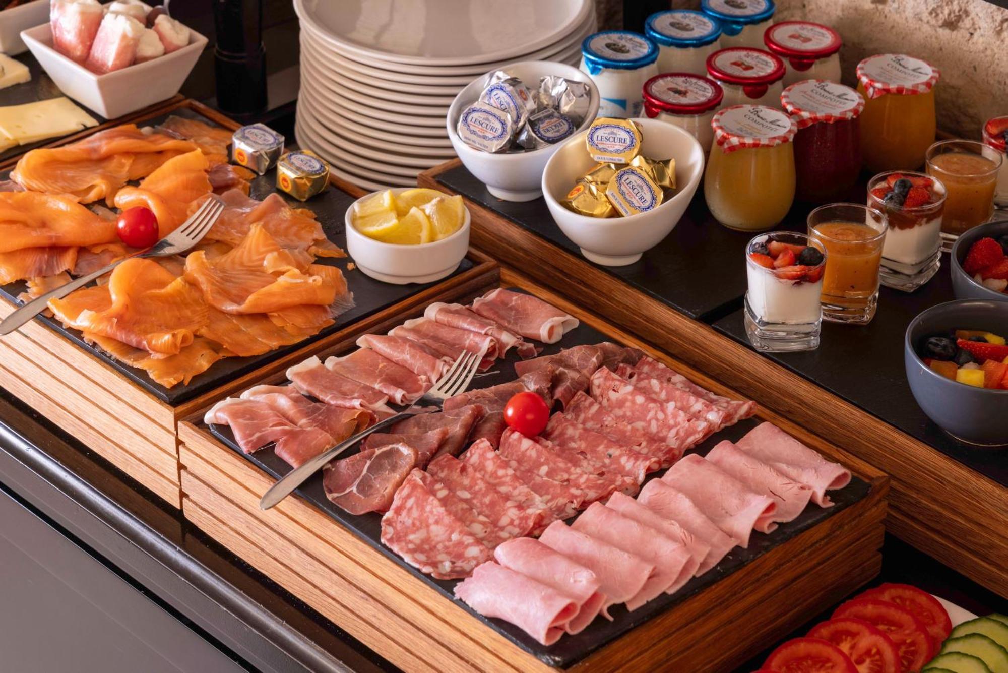 Hotel & De Latour Maubourg