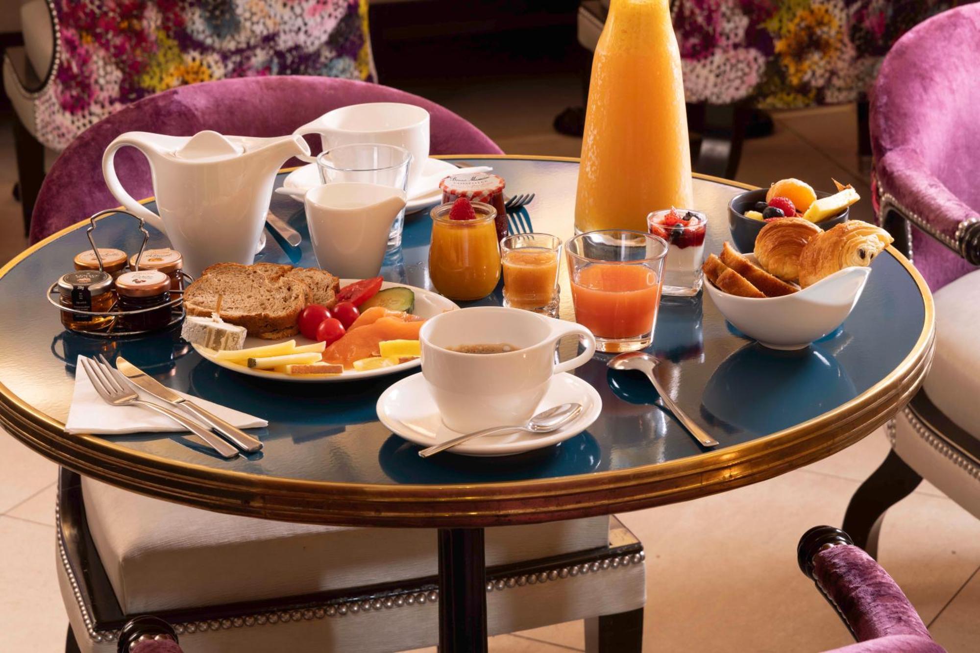 Hotel & De Latour Maubourg 4*